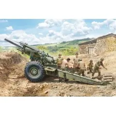 M1 155mm Howitzer with Crew